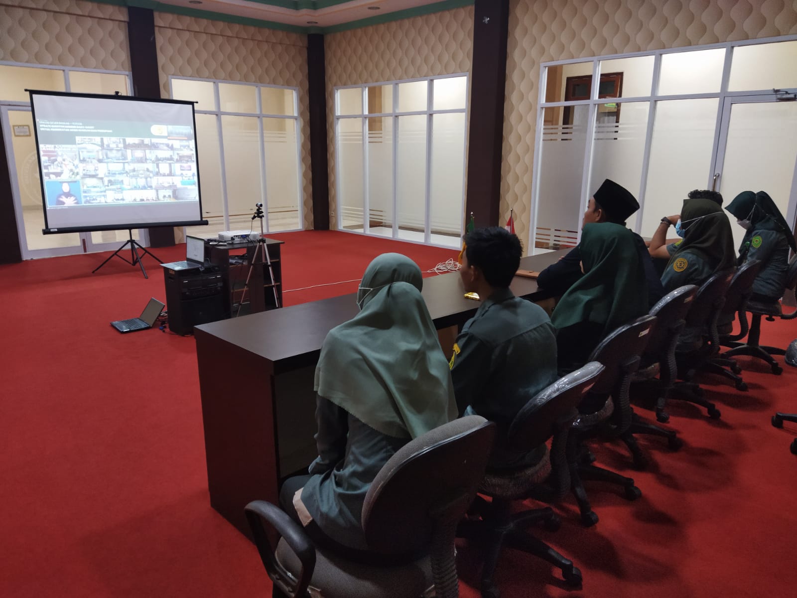 zoom perempuan dan anak 1